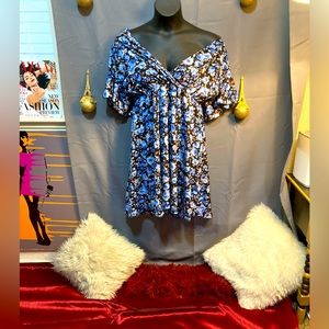 I’m selling brand new rosey blue dress size L